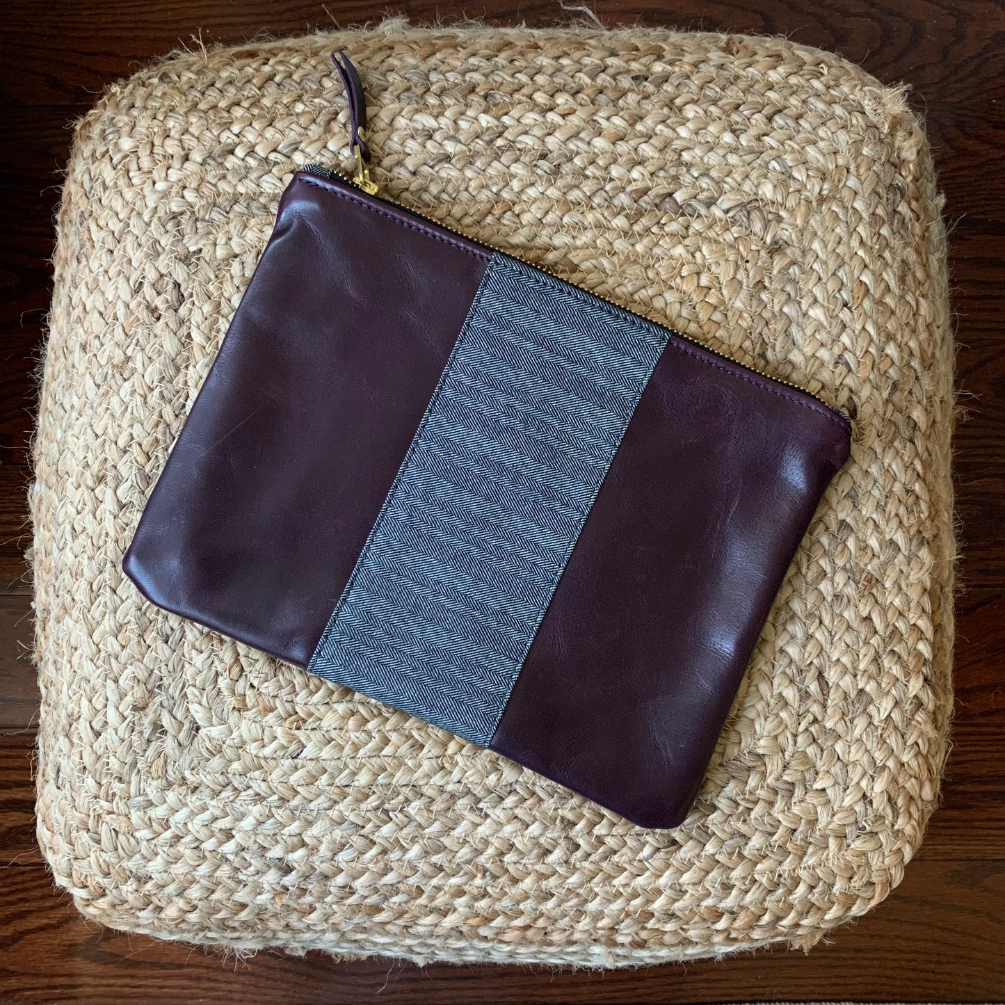 Signature Leather Flat Pouch/Clutch